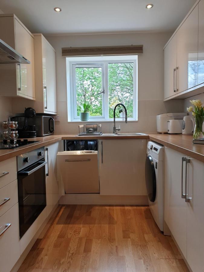 Cheerful 1 Private Room-Ensuite With Free Parking Silverdale  Exterior foto